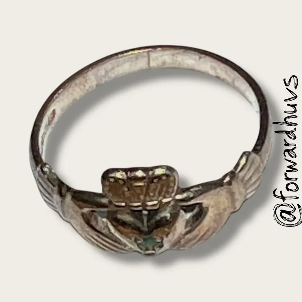 Sterling Silver Claddagh Ring – Size 6.25 – Emerald Glass Accent